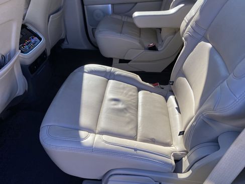 Used 2020 Lincoln Navigator Reserve w/ Luxury Package image 17