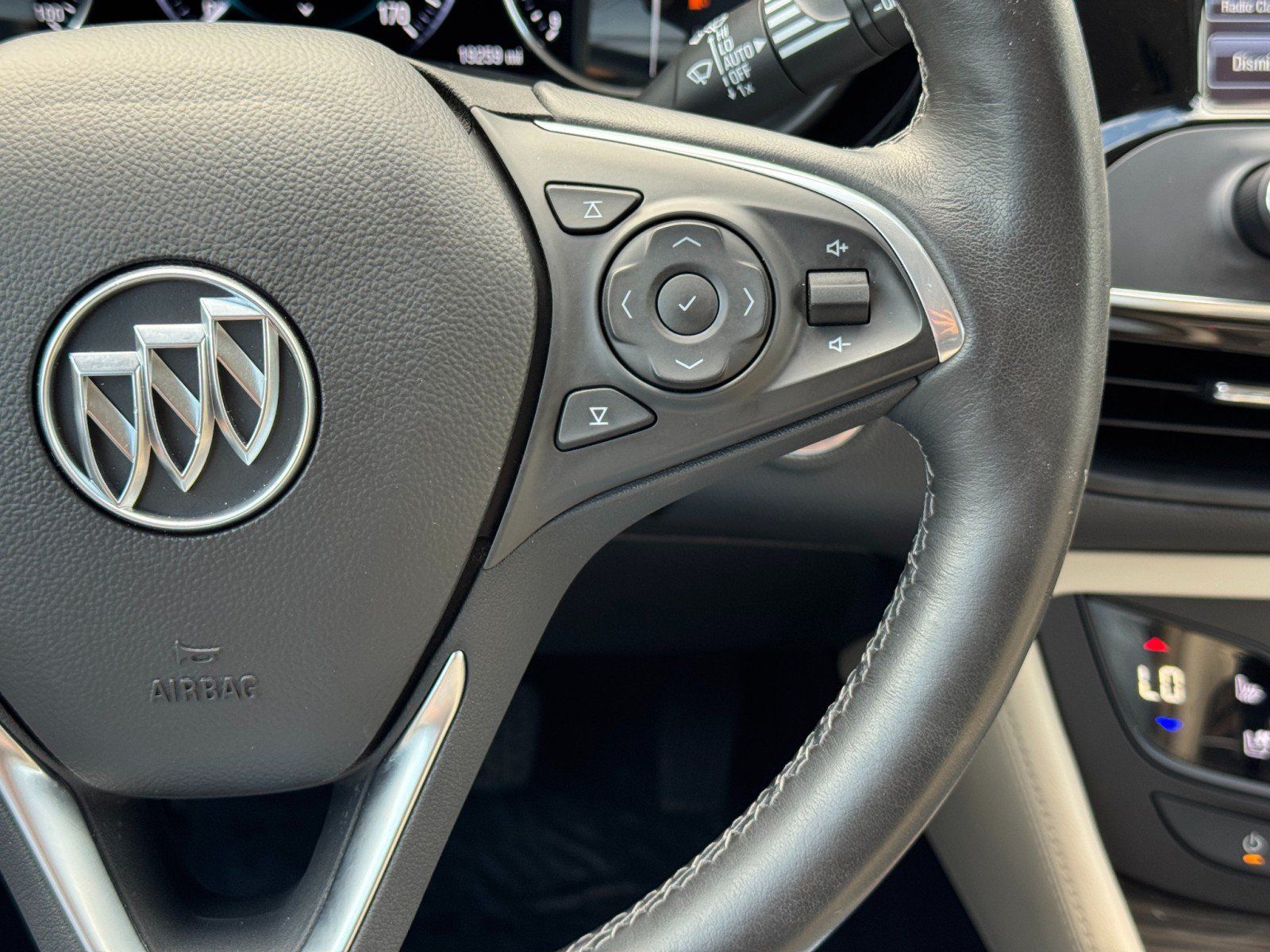 Used 2020 Buick Envision Premium w/ Driver Confidence Package AWD/4WD image 23