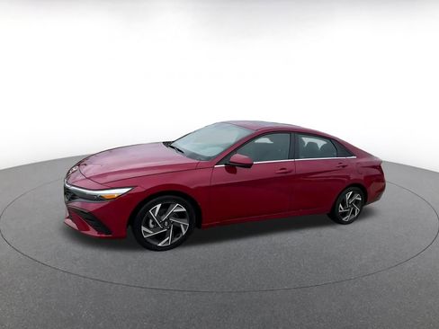 Used 2025 Hyundai Elantra SEL image 8