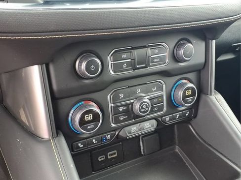 Used 2024 Chevrolet Tahoe Premier AWD/4WD image 8