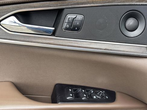 Used 2017 Lincoln MKX Reserve w/ Driver Assistance Package image 40