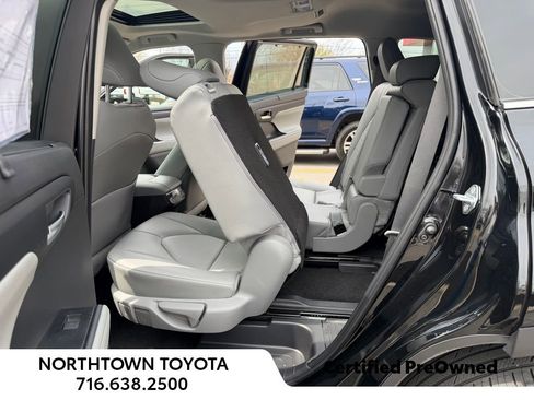 Used 2026 Toyota Highlander XLE AWD/4WD image 17