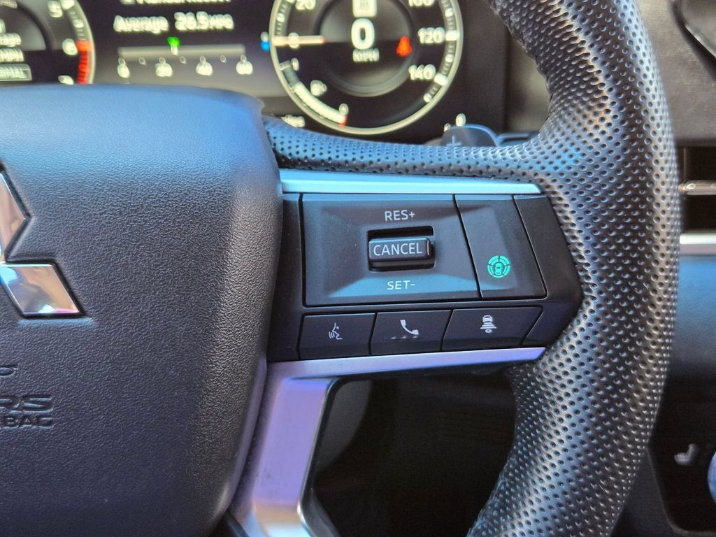 Used 2023 Mitsubishi Outlander SE FWD image 24
