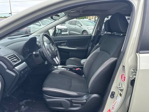 Used 2017 Subaru Crosstrek 2.0i Premium w/ Moonroof Package AWD/4WD image 12