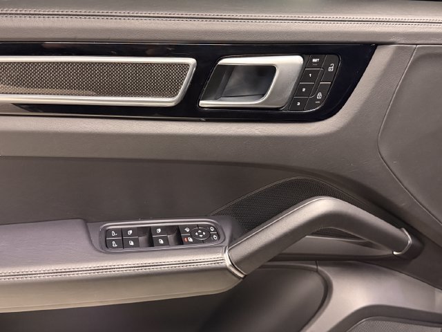 Certified 2023 Porsche Cayenne GTS AWD/4WD image 37