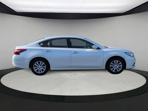 Used 2016 Nissan Altima 2.5 S w/ Power Driver Seat Package image 9