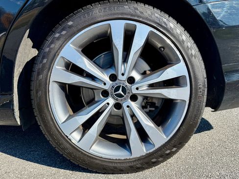 Used 2018 Mercedes-Benz C 300 Sedan w/ Premium Package image 22
