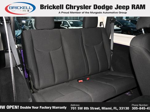 Used 2018 Jeep Wrangler Sport AWD/4WD image 7