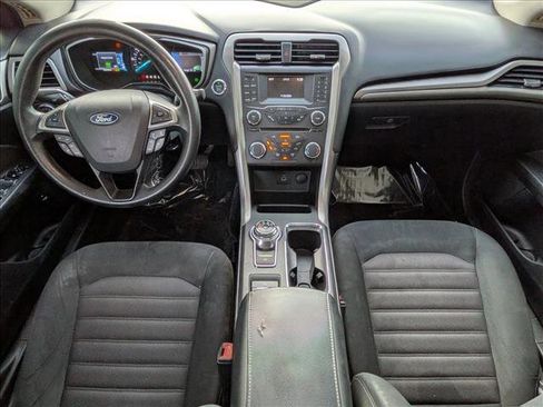 Used 2018 Ford Fusion SE image 15