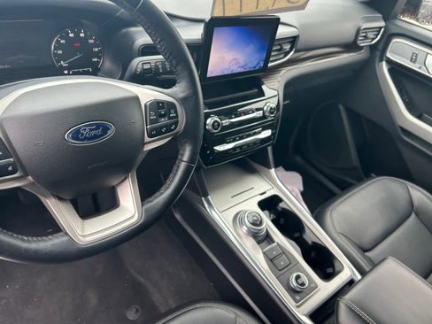 Used 2022 Ford Explorer Limited image 10