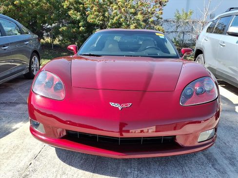 Used 2006 Chevrolet Corvette Base w/ Preferred Equipment Group image 2