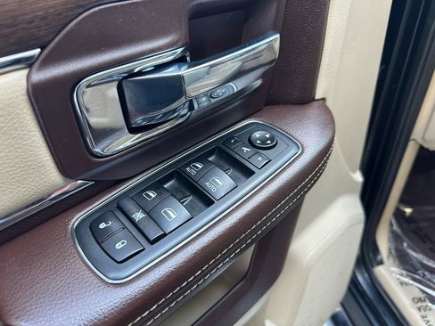 Used 2017 RAM 1500 Laramie RWD image 46