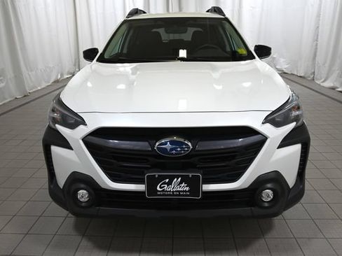 Used 2025 Subaru Outback Premium w/ Popular Package #1A AWD/4WD image 15