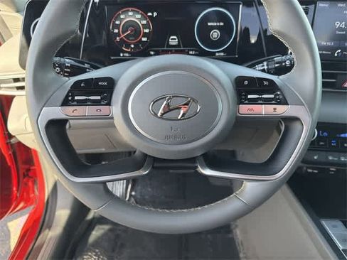 Certified 2022 Hyundai Elantra SEL w/ Convenience Package image 19