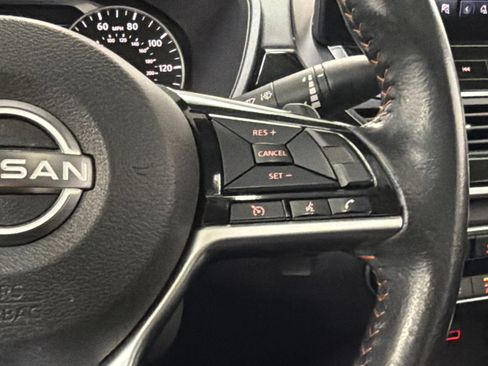 Used 2024 Nissan Altima 2.5 SR w/ SR Premium Package FWD image 16