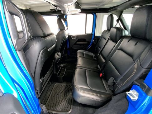 Used 2024 Jeep Wrangler Unlimited Sahara AWD/4WD image 19
