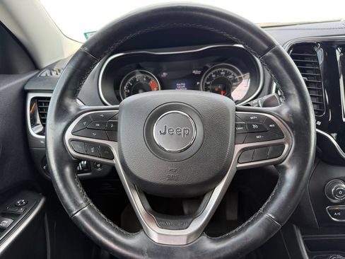Used 2019 Jeep Cherokee Limited AWD/4WD image 12