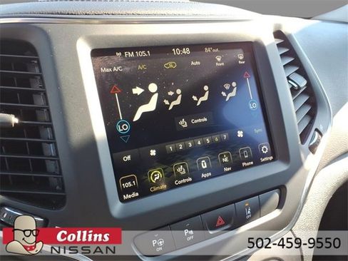 Used 2023 Jeep Cherokee Altitude Lux image 25