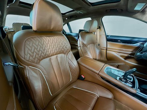 Used 2016 BMW 750i xDrive image 30