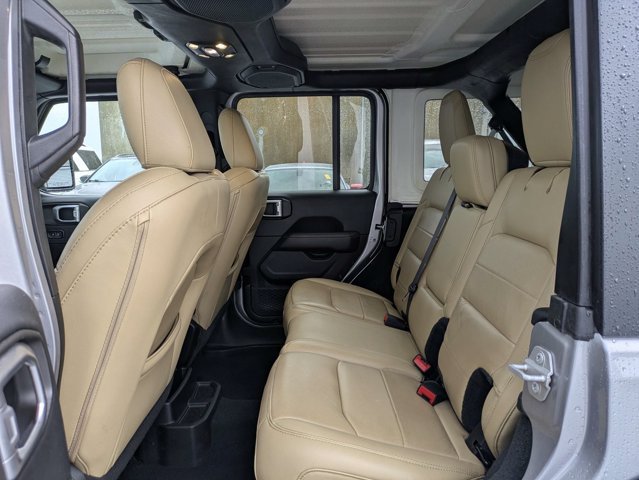 Used 2019 Jeep Wrangler Unlimited Sahara AWD/4WD image 13