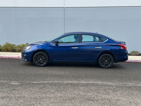 Used 2019 Nissan Sentra SV image 2