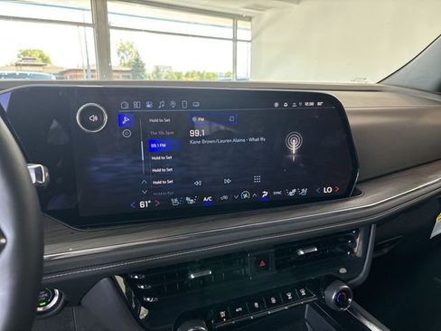 New 2025 Chevrolet Suburban Premier image 29