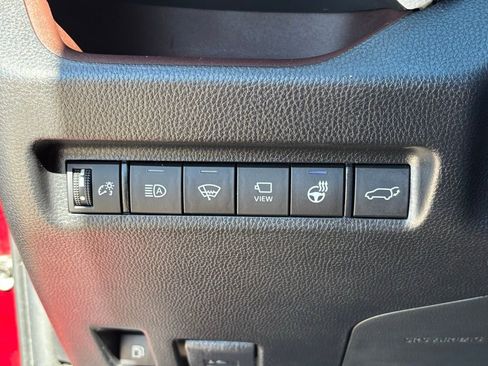 Used 2022 Toyota RAV4 Limited image 28