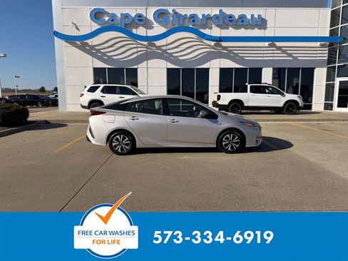 Used 2019 Toyota Prius Prime Advanced image 1