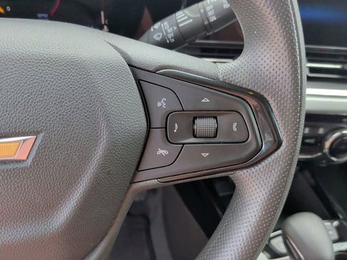 Used 2025 Chevrolet Trax LT FWD image 18