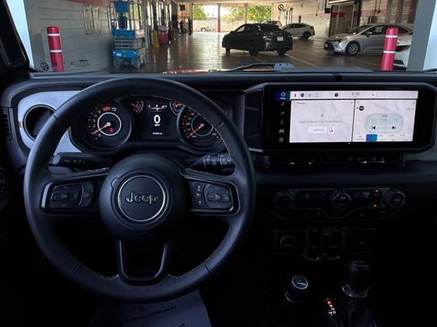 Used 2025 Jeep Wrangler Unlimited Sport AWD/4WD image 13