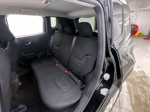 Used 2020 Jeep Renegade Latitude image 19