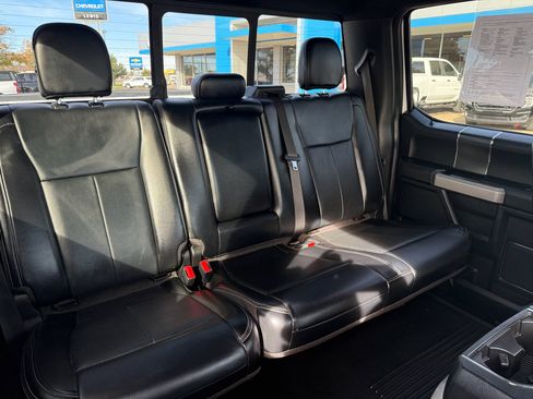 Used 2019 Ford F150 Lariat image 19