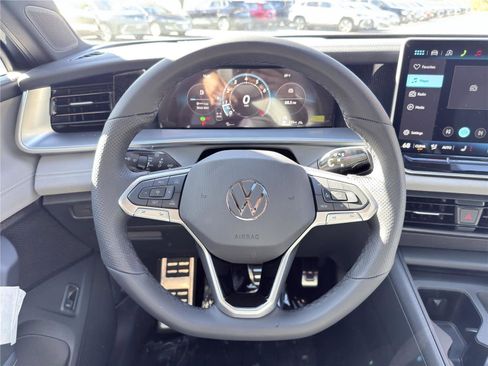 New 2026 Volkswagen Tiguan SE R-Line AWD/4WD image 10