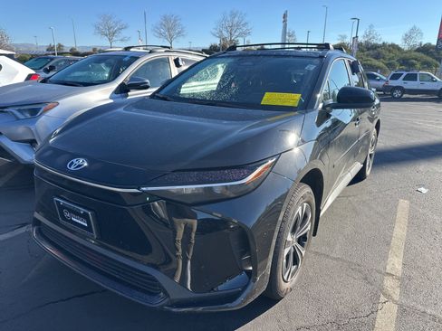 Used 2025 Toyota bZ4X AWD image 2