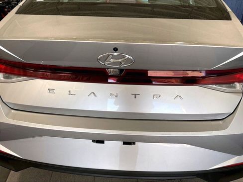 Used 2023 Hyundai Elantra SEL FWD image 27