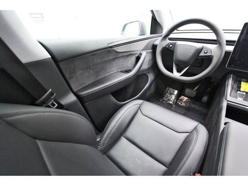 Used 2026 Tesla Model Y AWD image 6