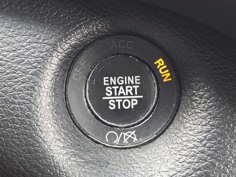 Used 2020 Jeep Cherokee Latitude Plus image 23