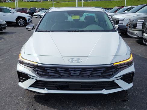 New 2026 Hyundai Elantra SEL Sport Premium FWD image 2