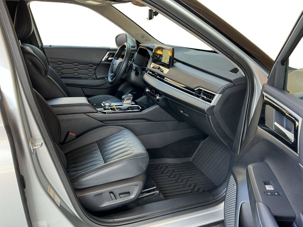 Used 2025 Mitsubishi Outlander SEL AWD/4WD image 8