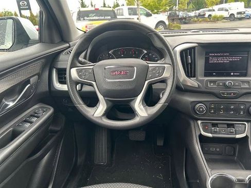 Used 2024 GMC Terrain SLE AWD/4WD image 9