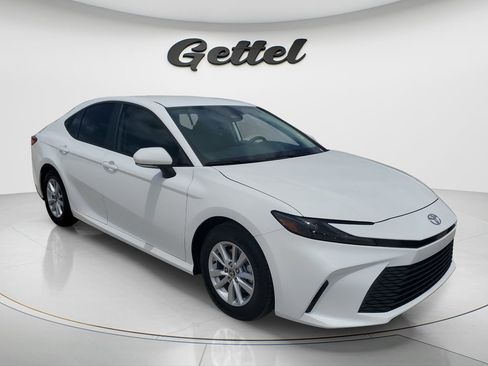 Used 2026 Toyota Camry LE w/ Convenience Package FWD image 3