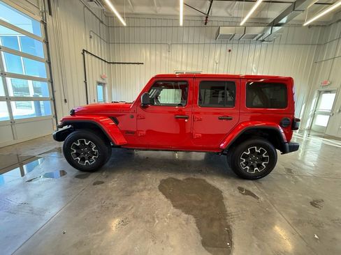 New 2026 Jeep Wrangler Unlimited Sahara AWD/4WD image 7