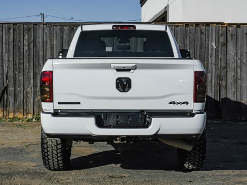 Used 2022 RAM 2500 Big Horn w/ Cold Weather Group image 8