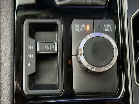 Used 2024 Toyota Tundra Limited image 24