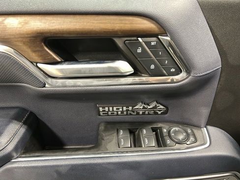 Used 2024 Chevrolet Silverado 1500 High Country w/ High Country Premium Package image 11