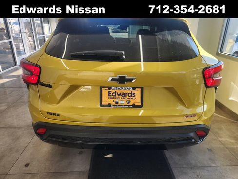 Used 2024 Chevrolet Trax RS w/ Driver Confidence Package image 8
