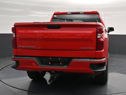 Used 2022 Chevrolet Silverado 1500 Custom RWD image 2