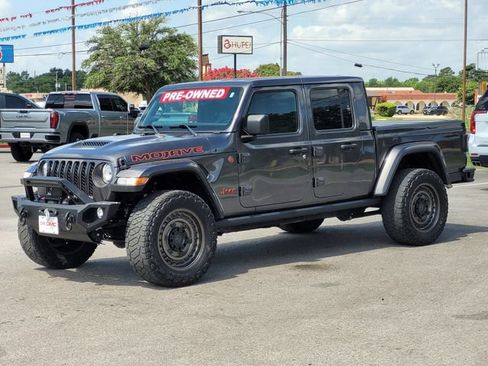 Used 2023 Jeep Gladiator Mojave AWD/4WD image 3