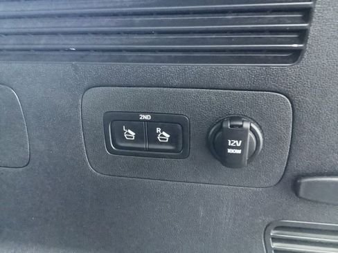 Used 2023 Kia Sorento LX image 32