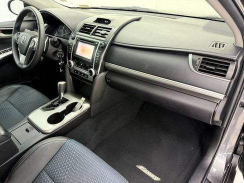 Used 2014 Toyota Camry SE FWD image 9